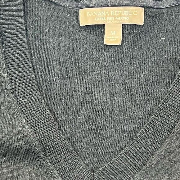 Banana Republic Women's Merino Wool V Neck Pullover Sweater Black Size Medium - Picture 8 of 8